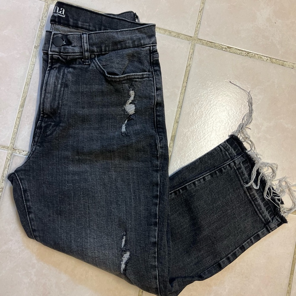 a.n.a a new approach , high rise straight black wash distressed jeans - Picture 10 of 11